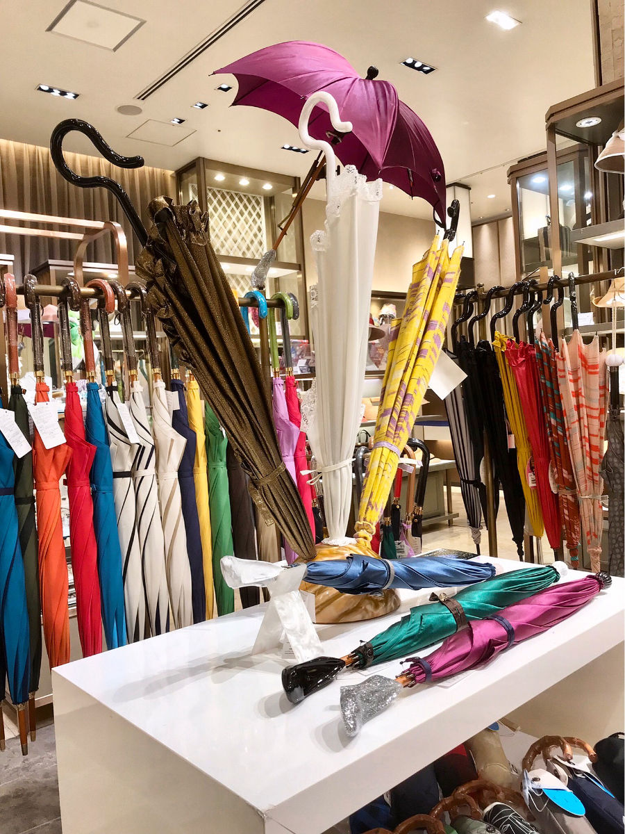 銀座三越本館 ディチェザレデザインの傘